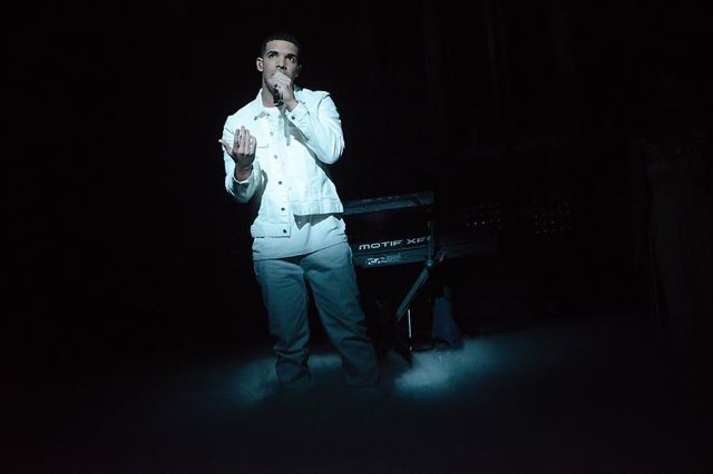 Drake performed two medleys: "Started From The Bottom" & "Trophies," and "Hold On We're Going Home" & "From Time."